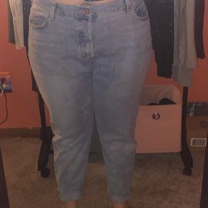 forever 21 light wash cropped ankle mom jeans